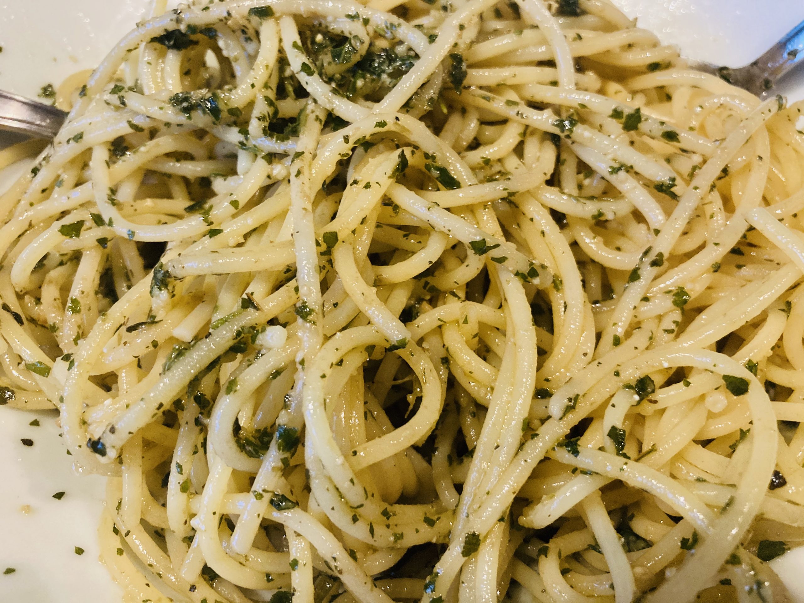 Giersch-Pesto-Nudeln